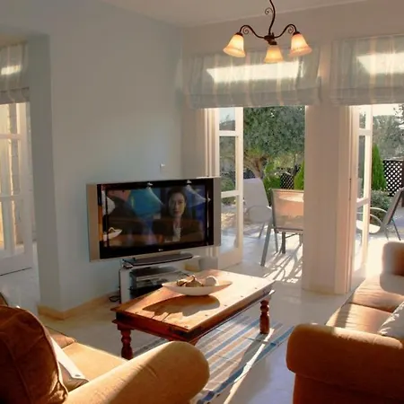 Villa Nefeli - Charming Townhouse In The Heart Of Aphrodite Hills *