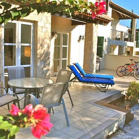 Villa Nefeli - Charming Townhouse In The Heart Of Aphrodite Hills *